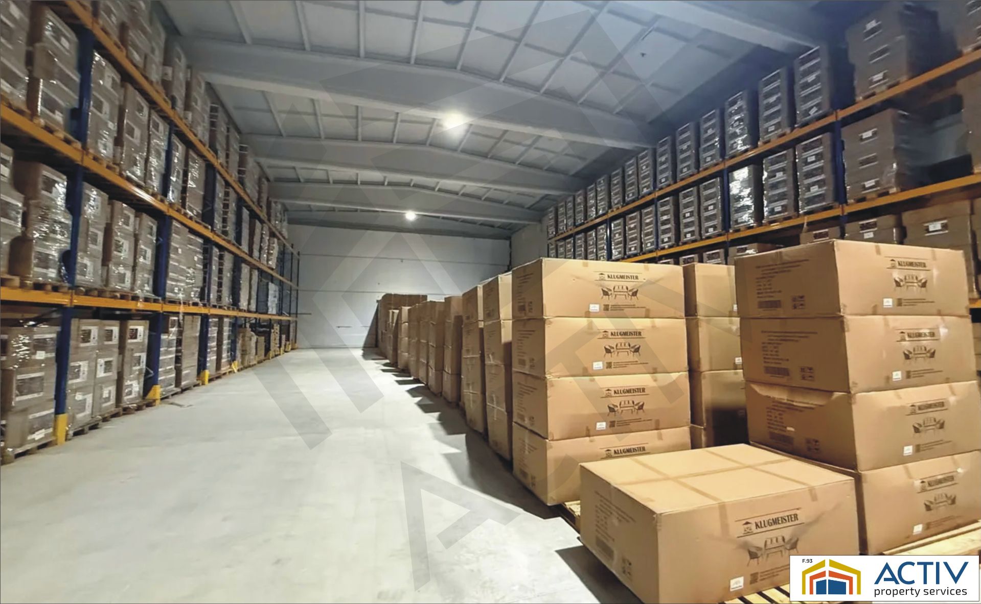 Hala de vanzare Faur interior.JPG