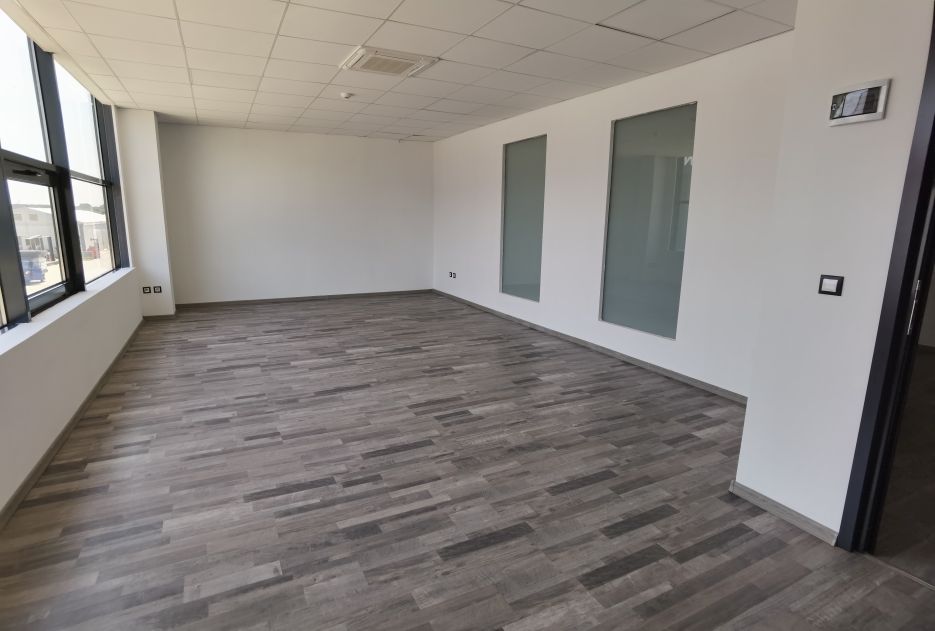 LIFTCON Magurele spatiu depozitare de vanzare Bucuresti sud poza interior birouri