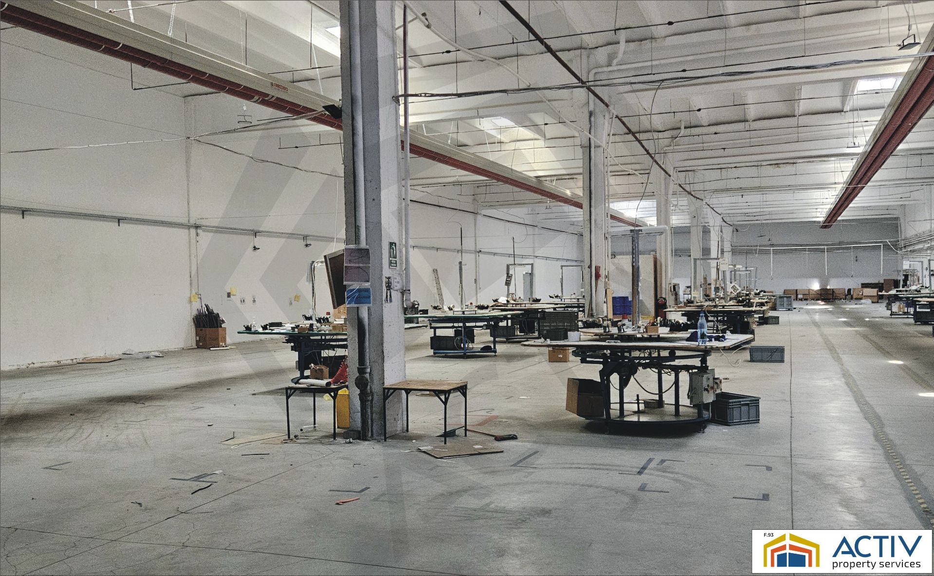 Hala depozitelor Targu Mures Interior 2.JPG