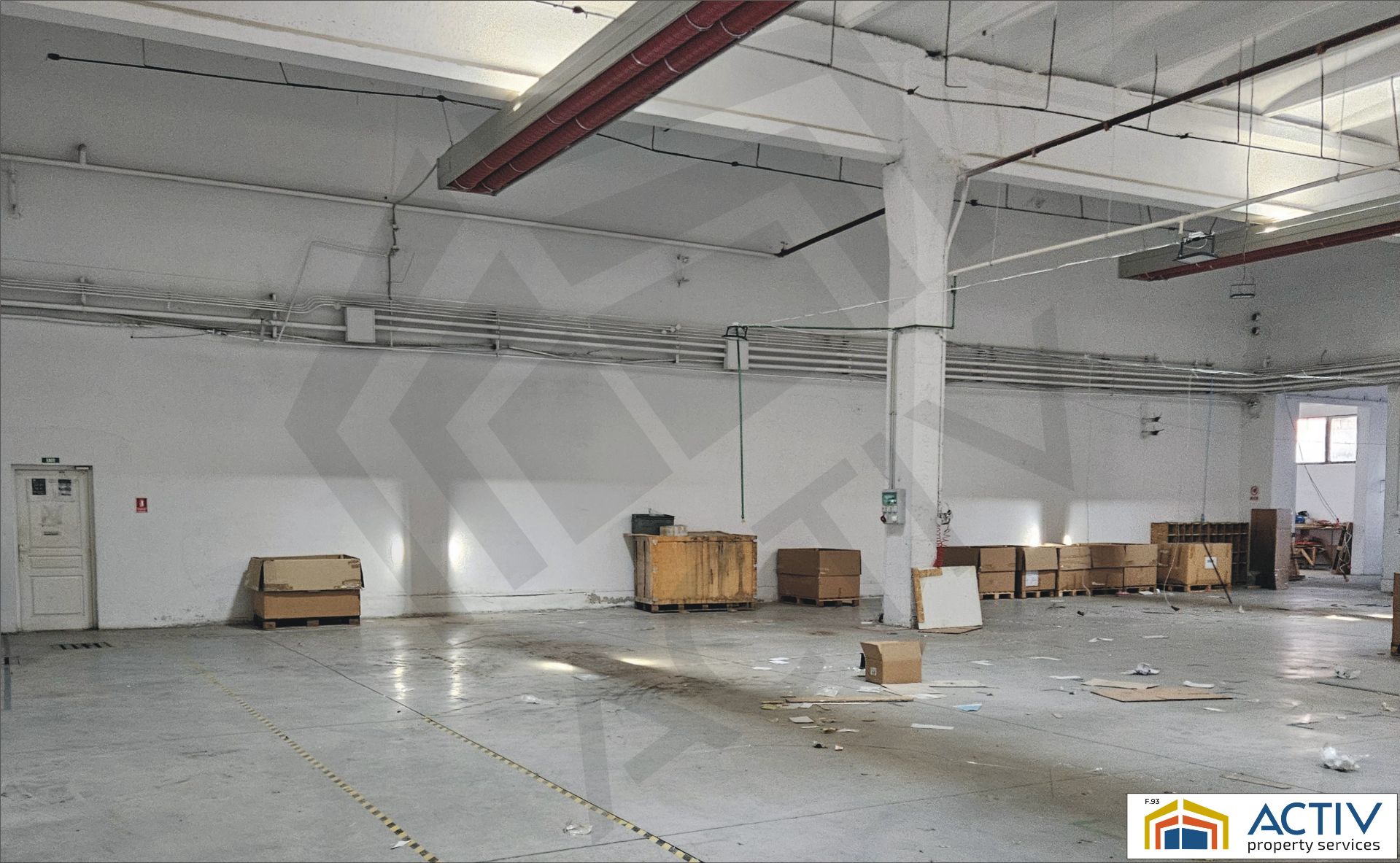 Hala depozitelor Targu Mures Interior 3.JPG