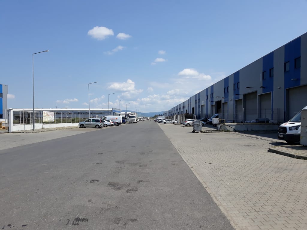 Parcul Industrial Prejmer inchiriere spatiu depozitare Brasov nord est usi acces auto