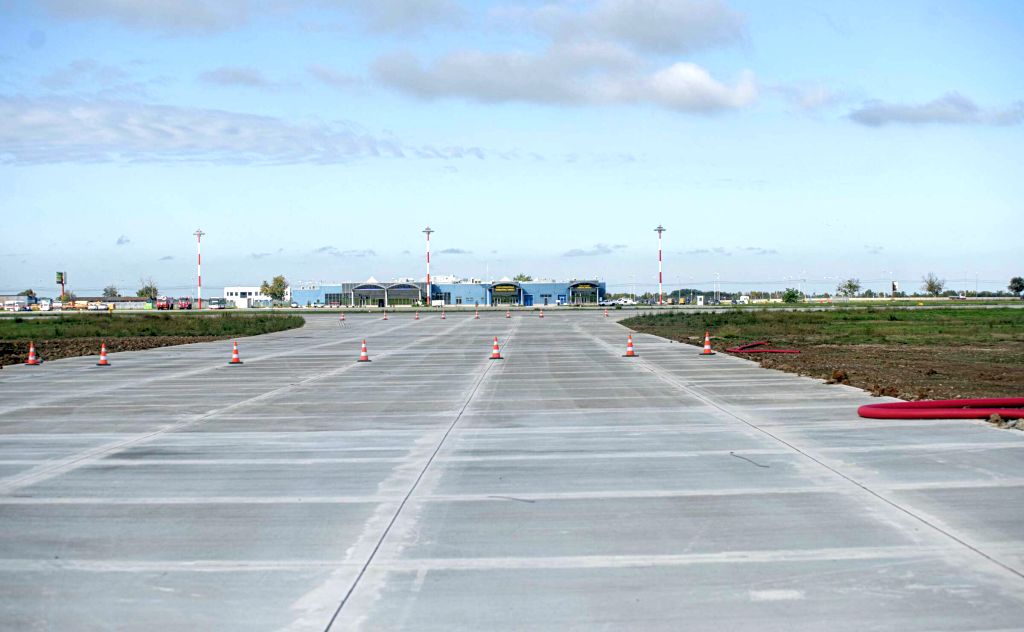 Spatii industriale de inchiriat in CTPark Oradea Cargo Terminal, zona sud. Poza platforma terminal 